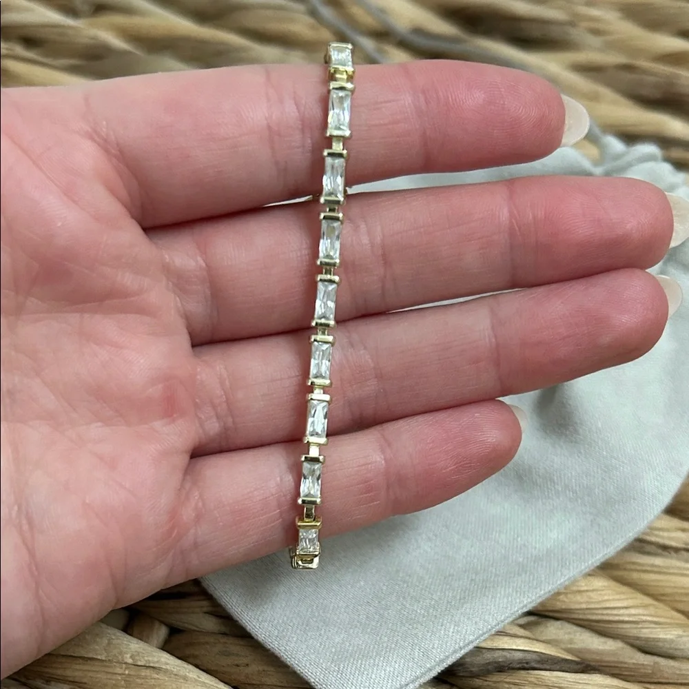 Kendra Scott Juliette Delicate Gold Bracelet - Picture 3 of 5